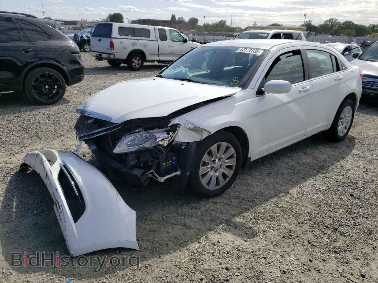 2014 CHRYSLER 200 - VIN: 1C3CCBAB9EN206710 - Фото 2