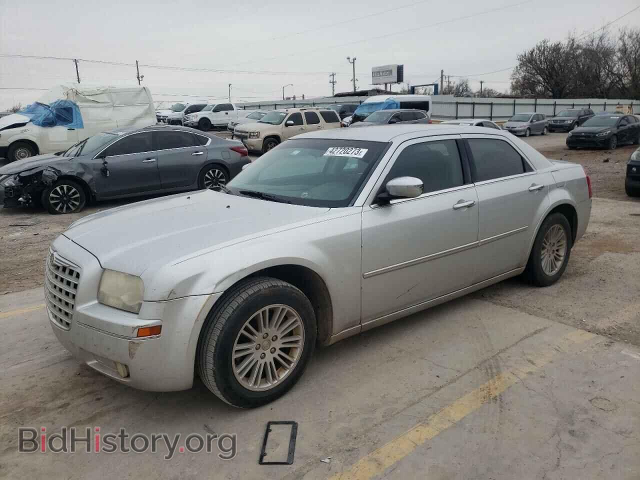 Photo 2C3CA4CD3AH119551 - CHRYSLER 300 2010