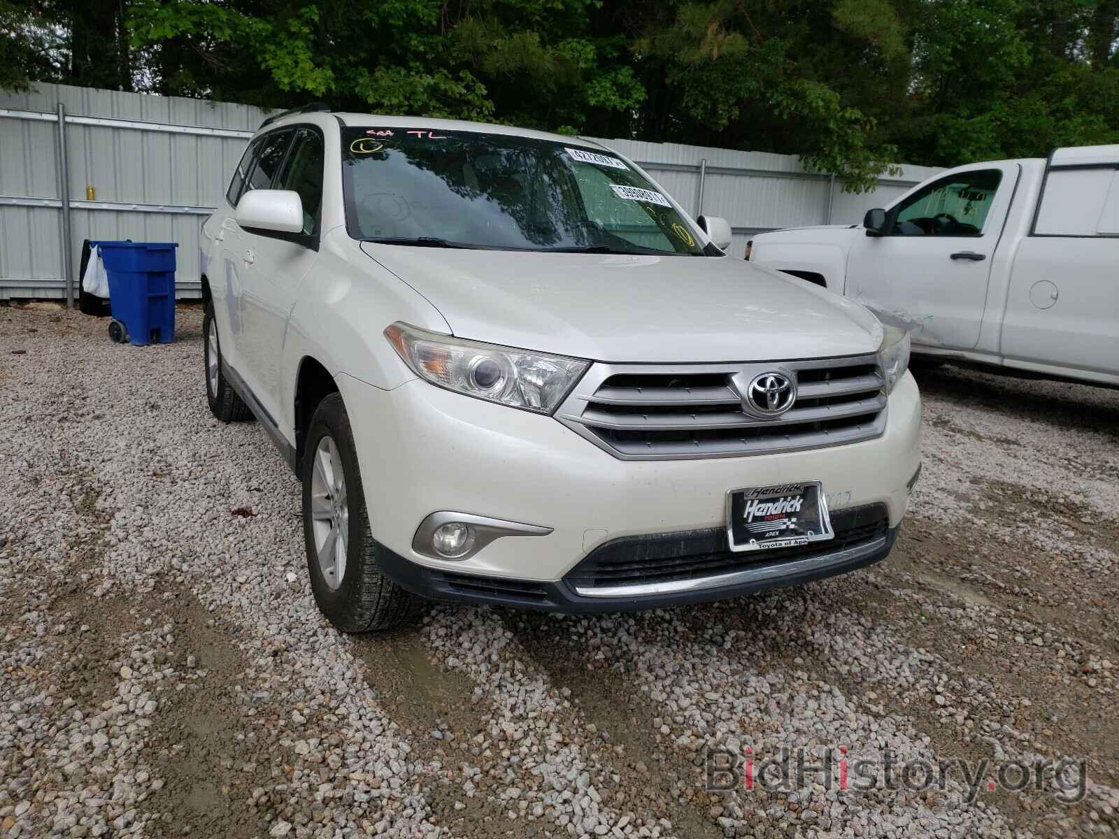 Фотография 5TDBK3EH1DS225050 - TOYOTA HIGHLANDER 2013