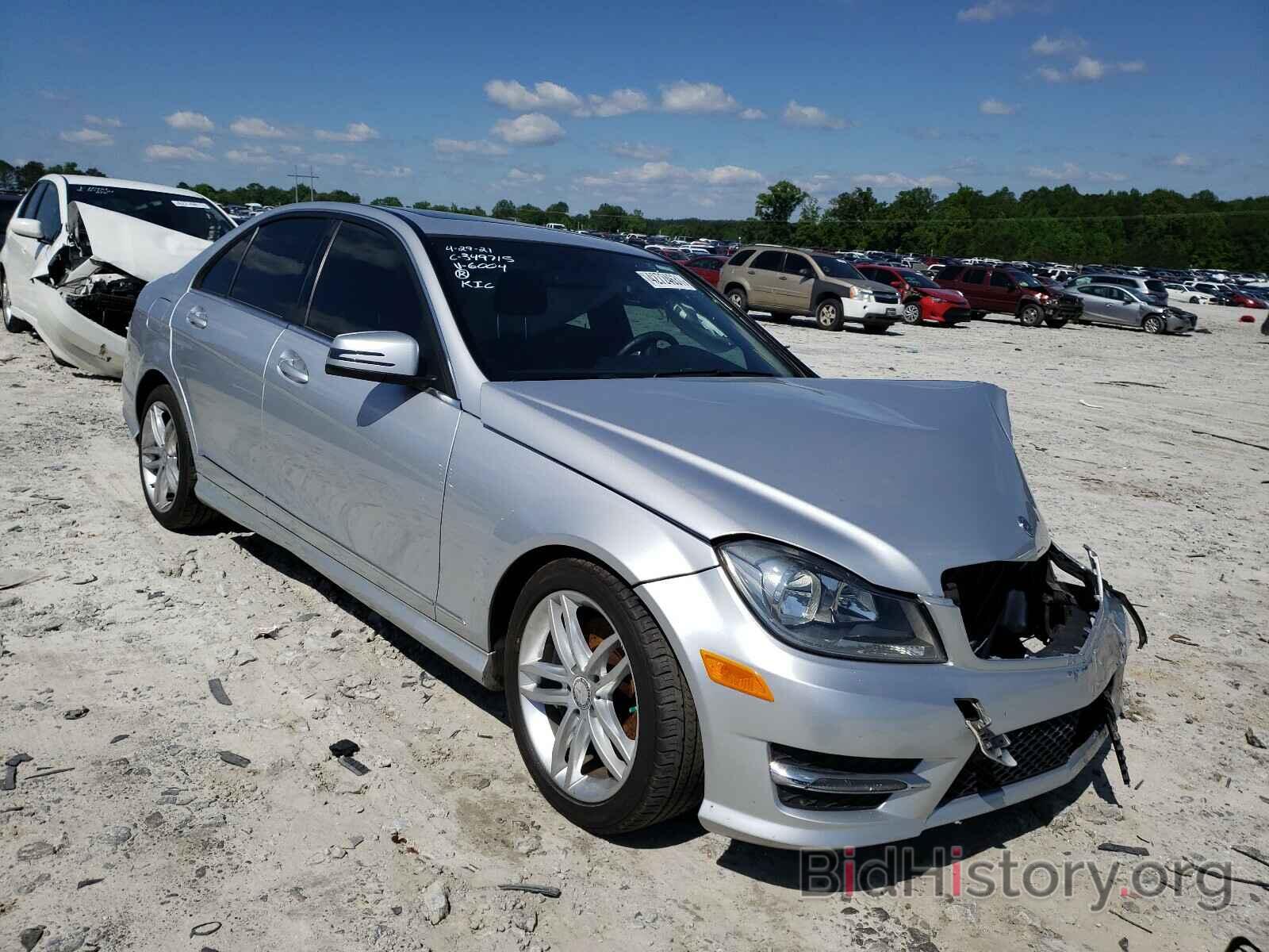 Photo WDDGF8AB6DR286004 - MERCEDES-BENZ C CLASS 2013