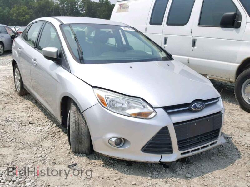 2012 Ford FOCUS Focus SE (VIN 1FAHP3F2XCL456332) — фото 1 из 10, Copart, повреждение: передняя часть