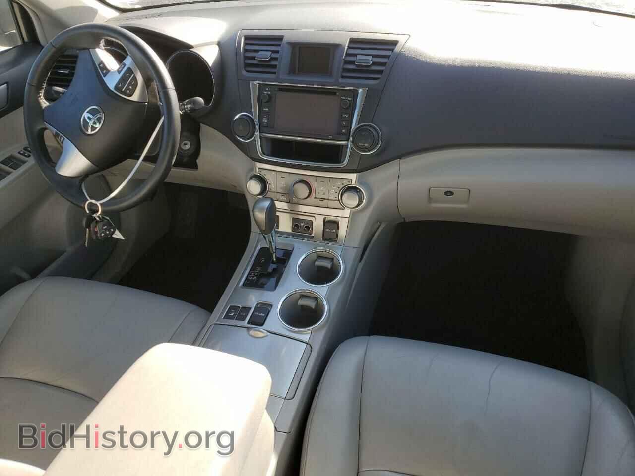 2013 TOYOTA HIGHLANDER - VIN: 5TDBK3EH8DS236918 - Фото 8
