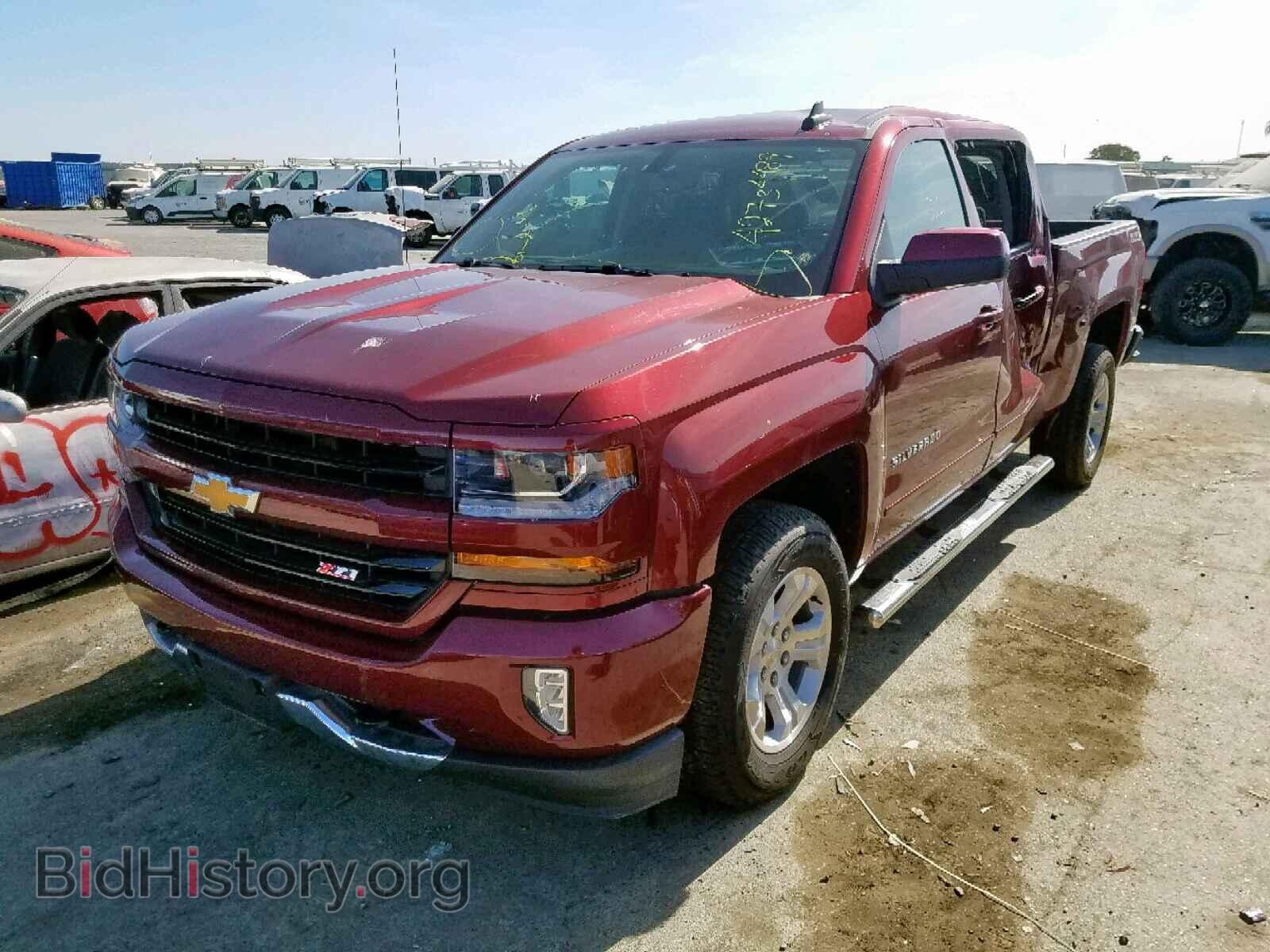2017 CHEVROLET SILVERADO - VIN: 3GCUKREC1HG297063 - Фото 2