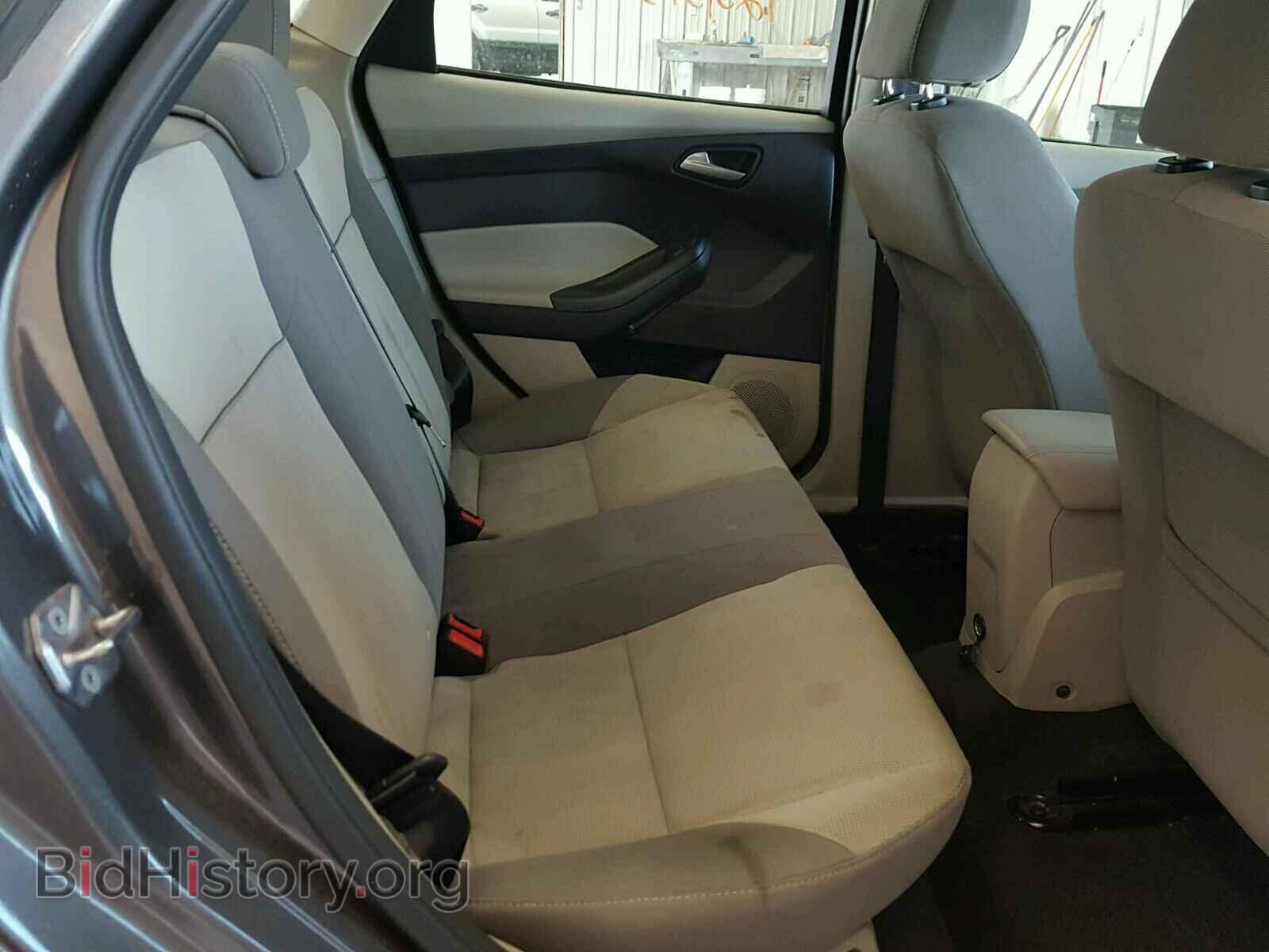 2012 Ford FOCUS (VIN 1FAHP3F24CL461610) — фото 6 из 10