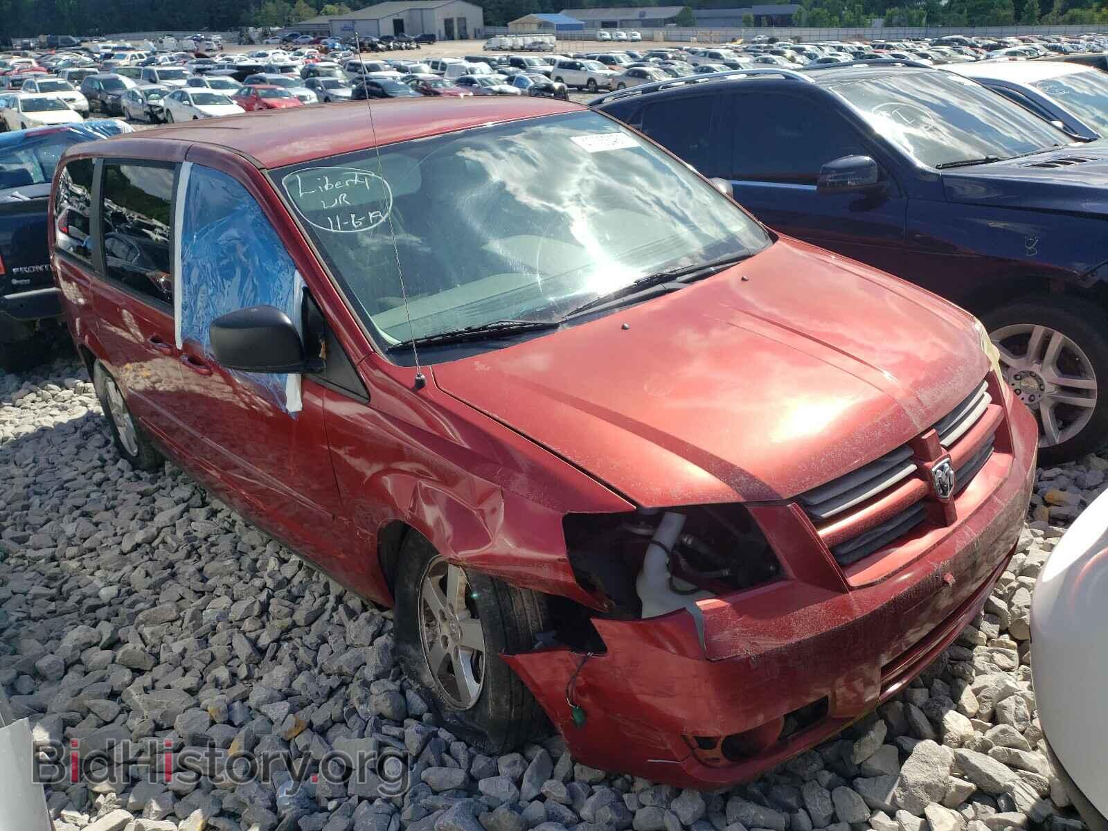 Photo 2D4RN4DE3AR101811 - DODGE CARAVAN 2010