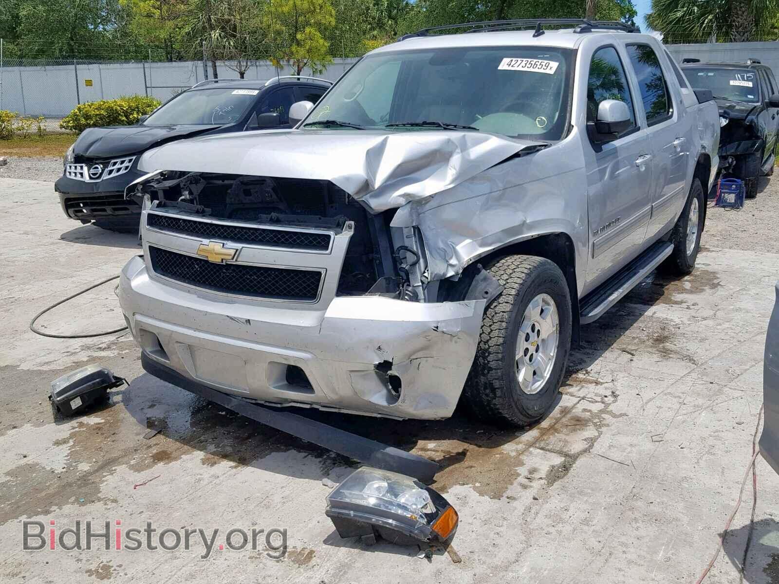 2011 CHEVROLET AVALANCHE - VIN: 3GNTKFE33BG181663 - Фото 2