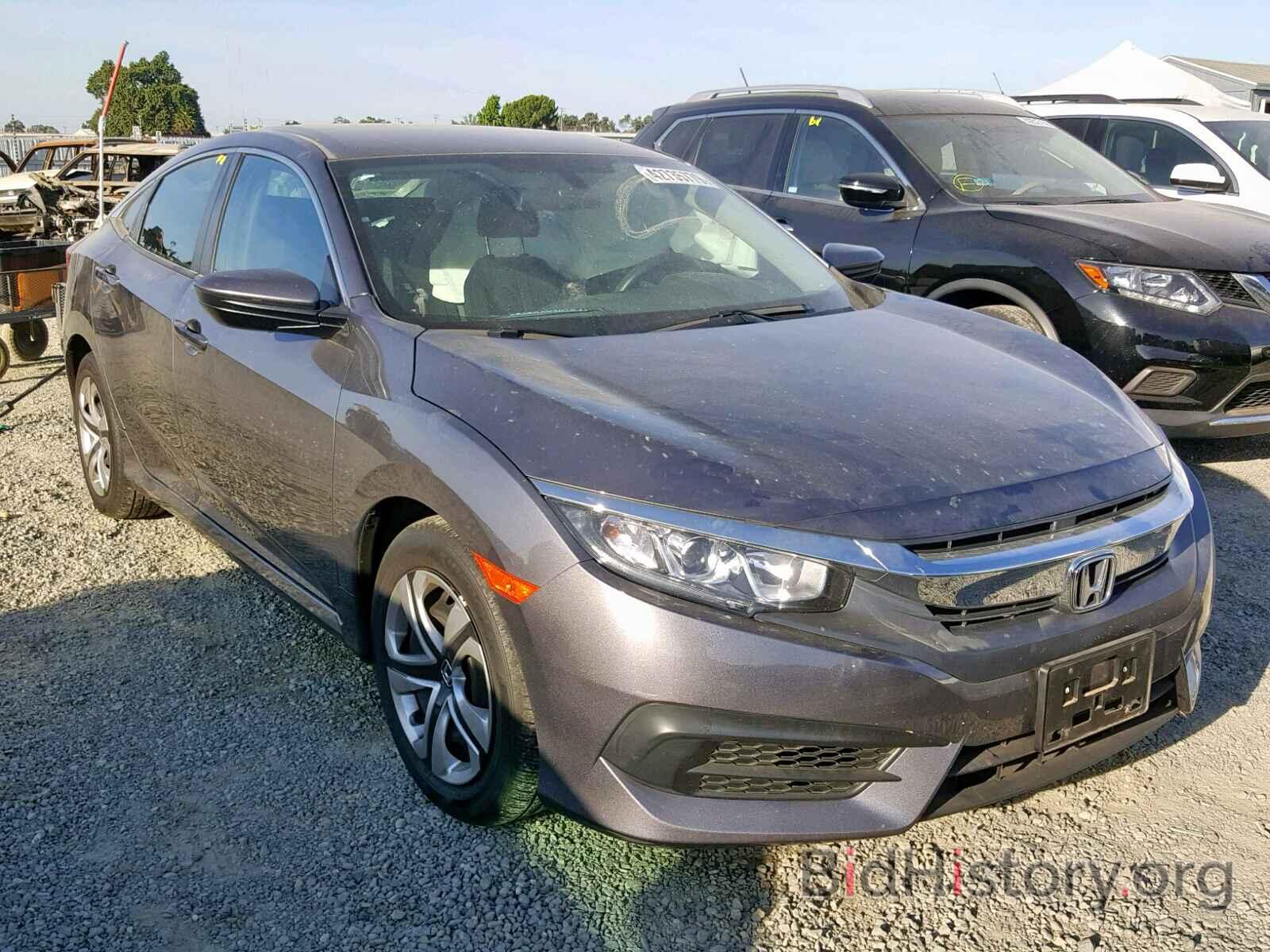 Photo 19XFC2F52JE201150 - HONDA CIVIC LX 2018