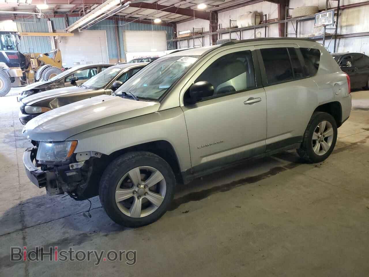 Photo 1J4NF1FB2BD280934 - JEEP COMPASS 2011