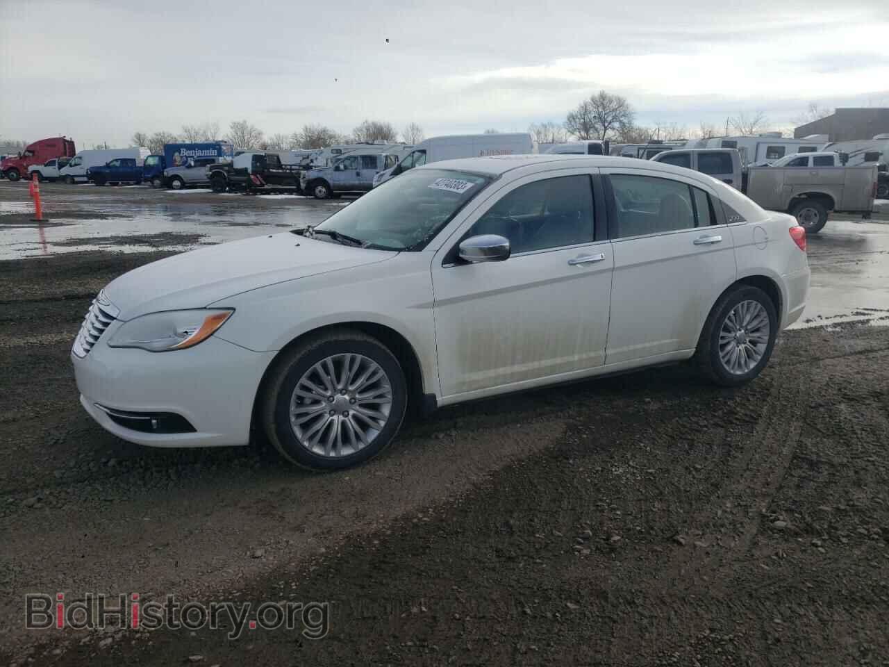 Photo 1C3BC2FGXBN505425 - CHRYSLER 200 2011