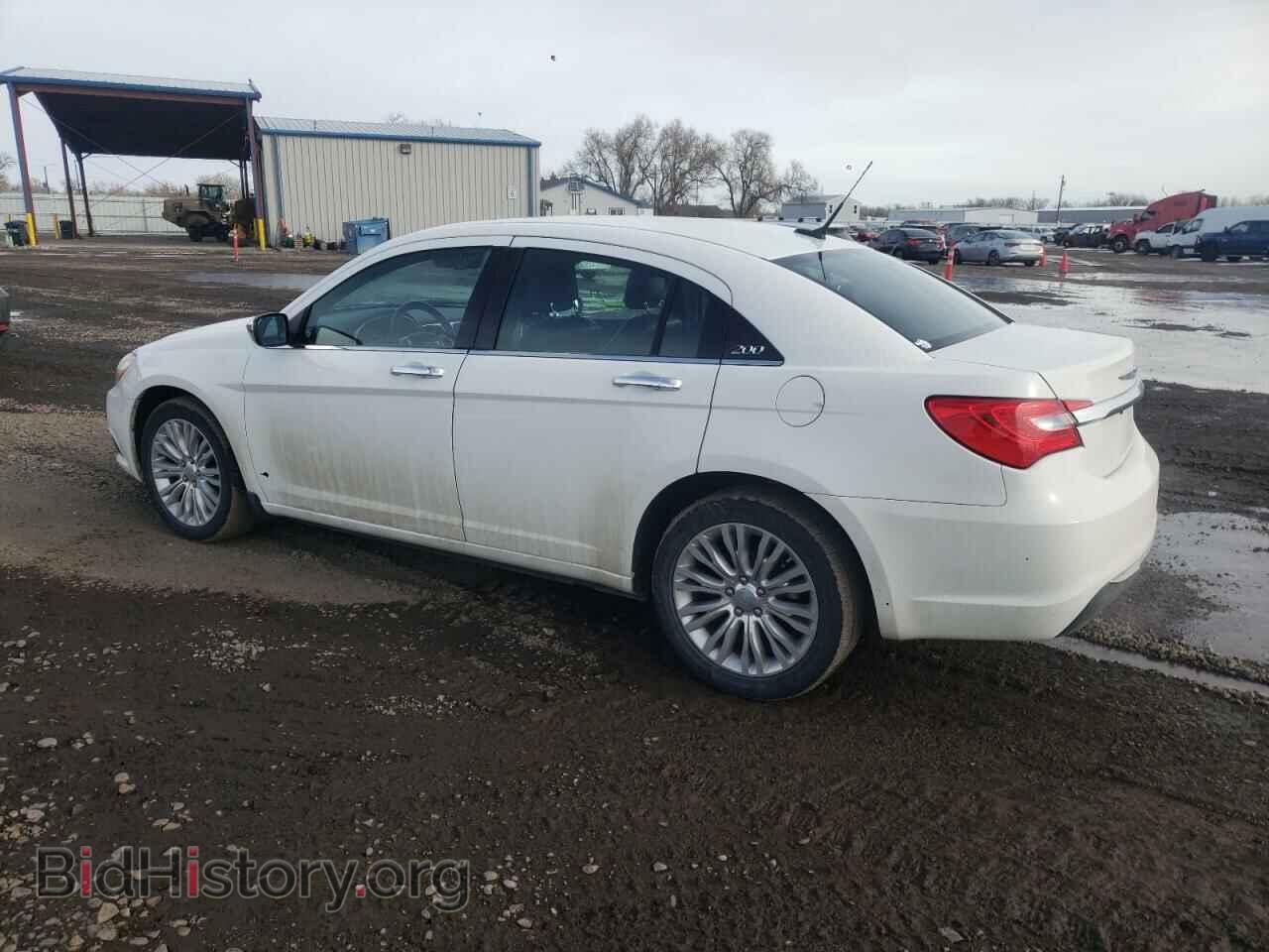 2011 CHRYSLER 200 - VIN: 1C3BC2FGXBN505425 - Фото 2