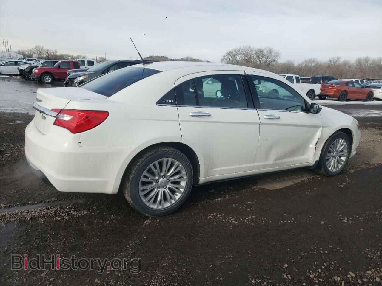 2011 CHRYSLER 200 - VIN: 1C3BC2FGXBN505425 - Фото 3