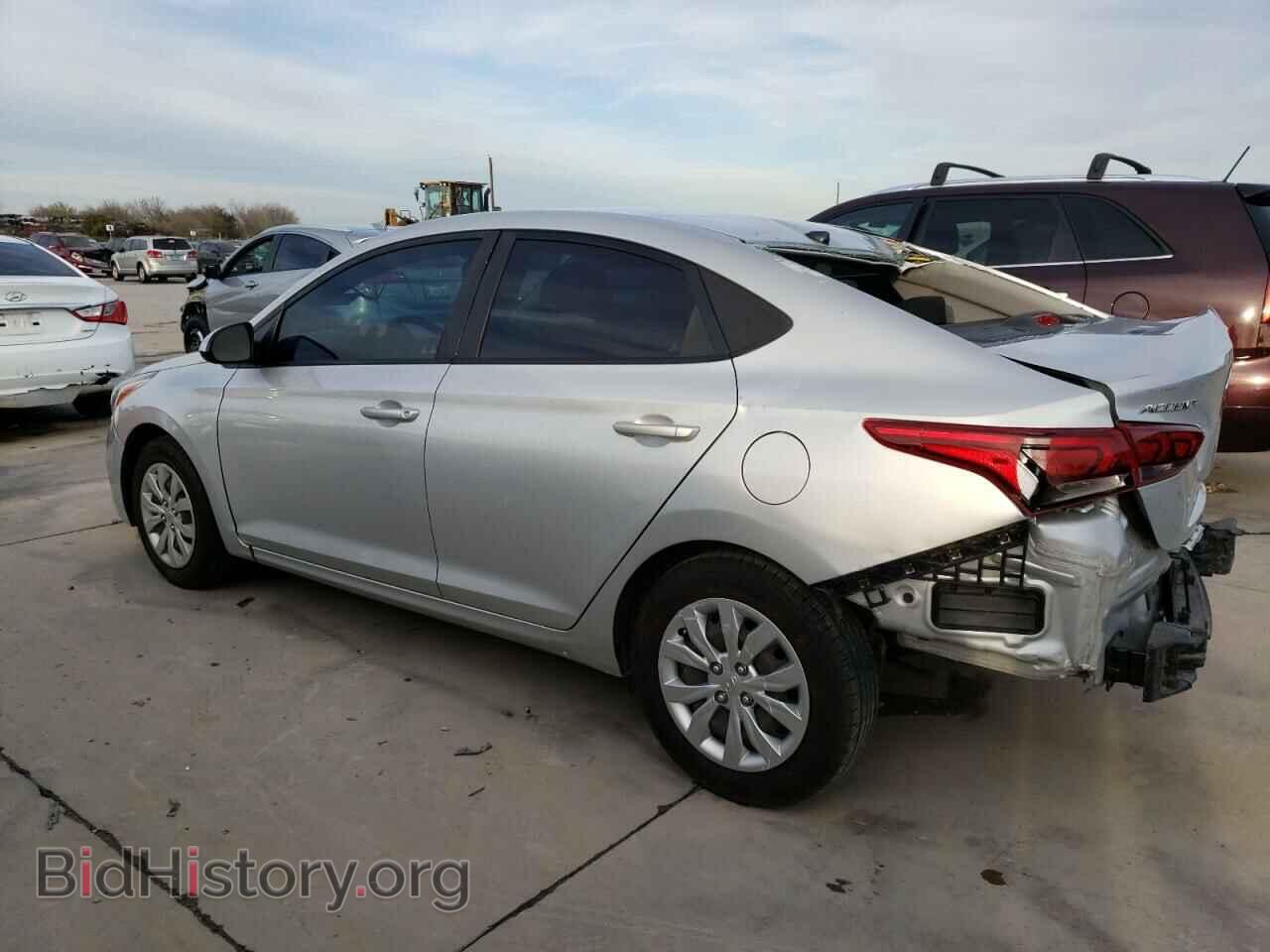 2018 HYUNDAI ACCENT - VIN: 3KPC24A32JE018211 - Фото 2