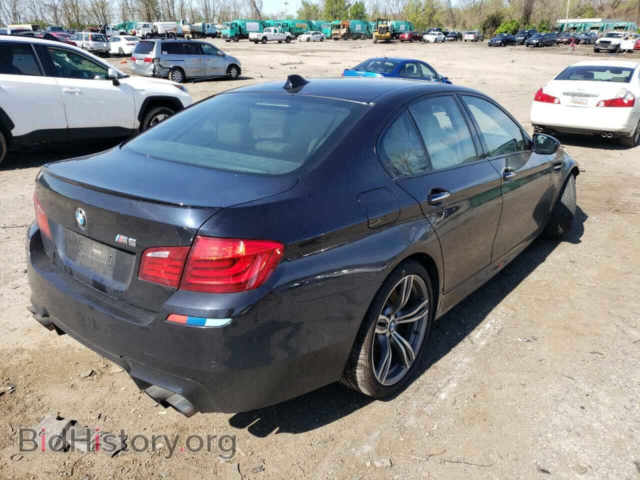 2013 BMW M5 - VIN: WBSFV9C56DD096005 - Фото 4