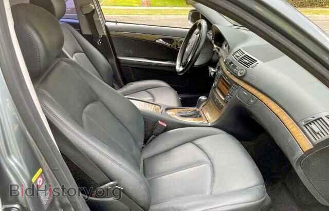2009 Mercedes-Benz E-CLASS (VIN WDBUF56X19B367166) — фото 5 из 10