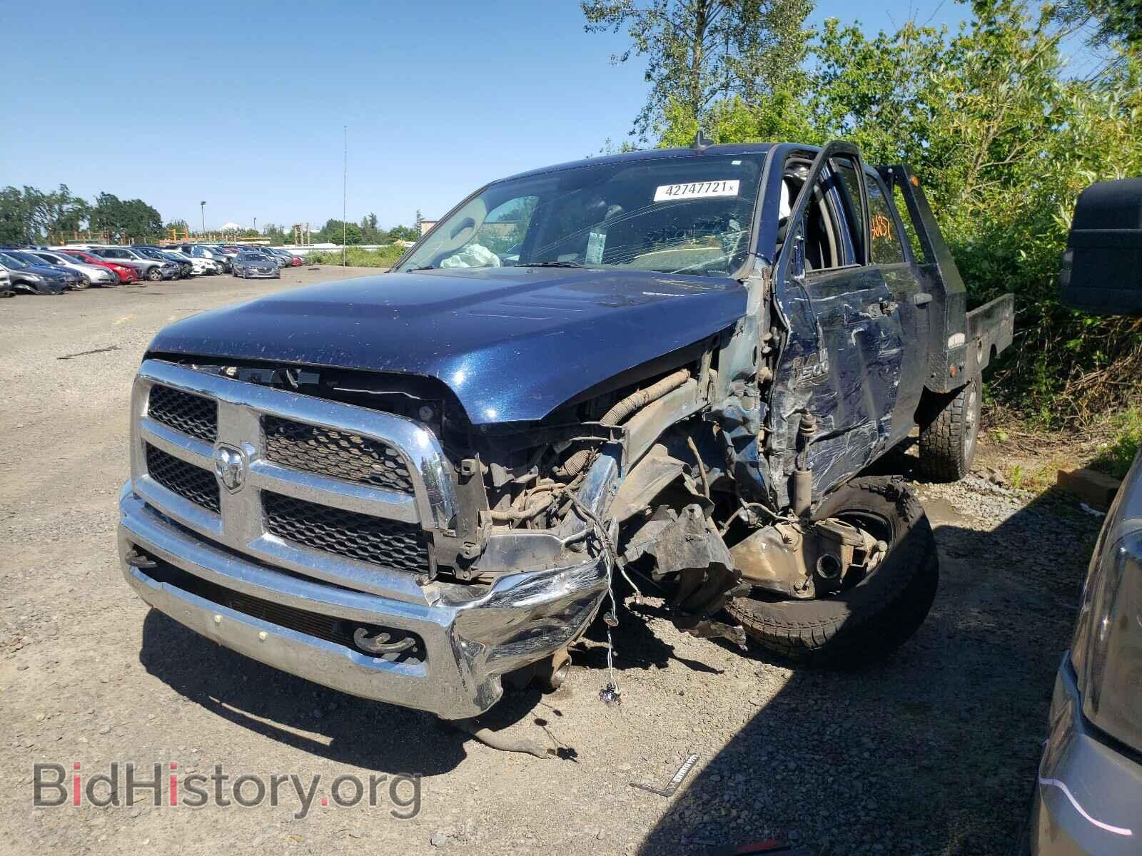 2014 RAM 3500 - VIN: 3C63R3HL4EG210890 - Photo 2