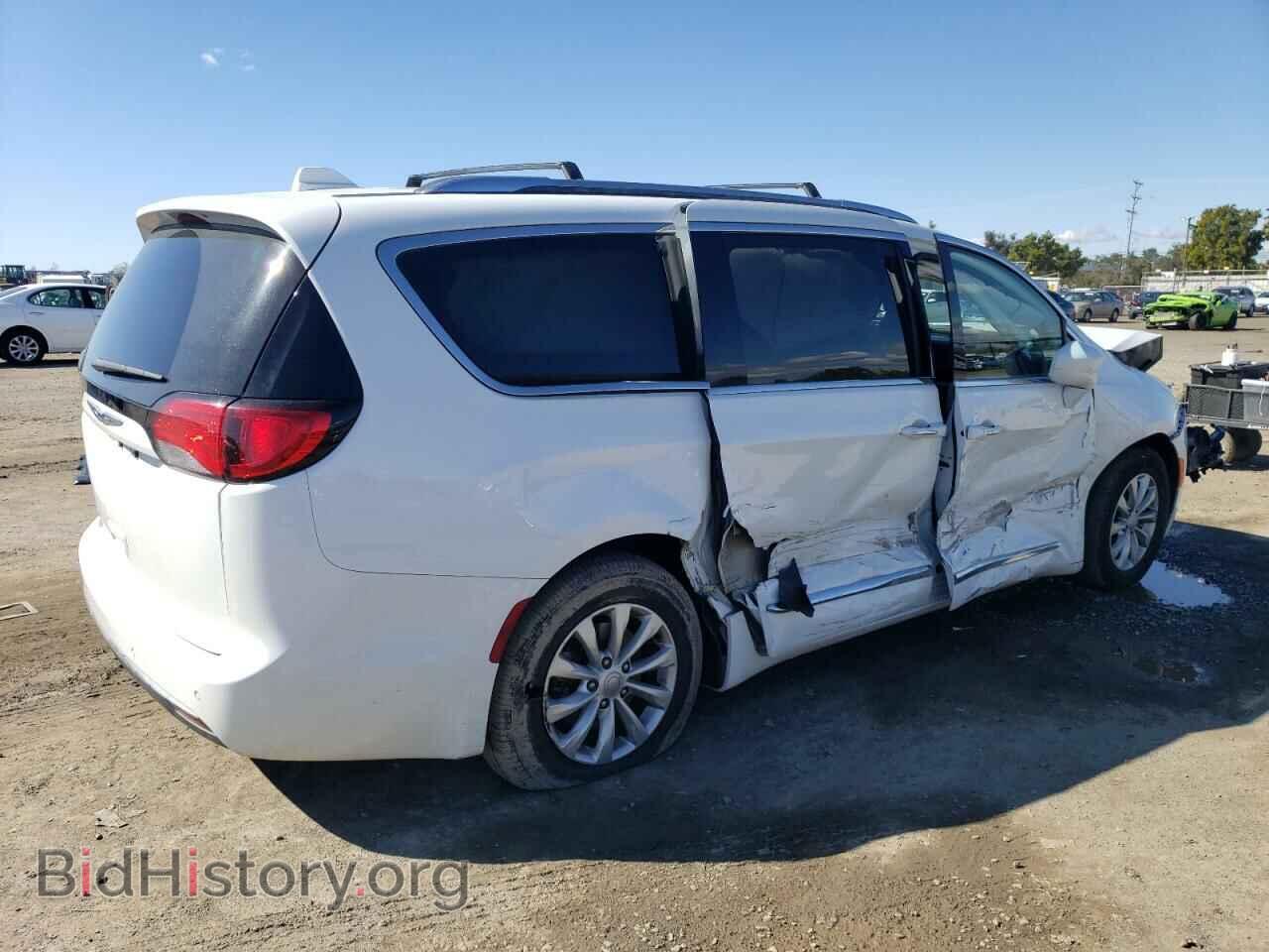 2019 CHRYSLER PACIFICA - VIN: 2C4RC1BG4KR566928 - Фото 3