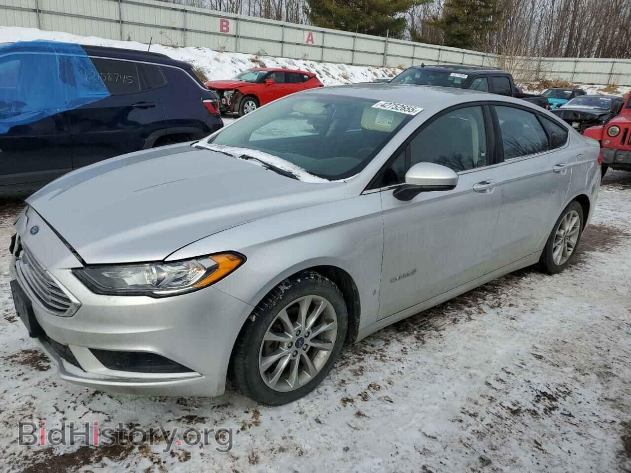 Photo 3FA6P0LU1HR223329 - FORD FUSION 2017