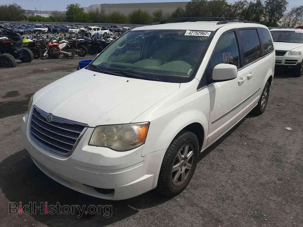 2010 CHRYSLER MINIVAN - VIN: 2A4RR5D10AR493211 - Фото 2