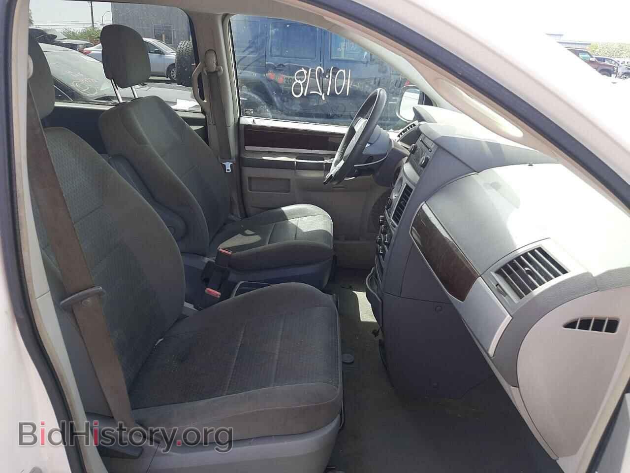 2010 CHRYSLER MINIVAN - VIN: 2A4RR5D10AR493211 - Фото 5