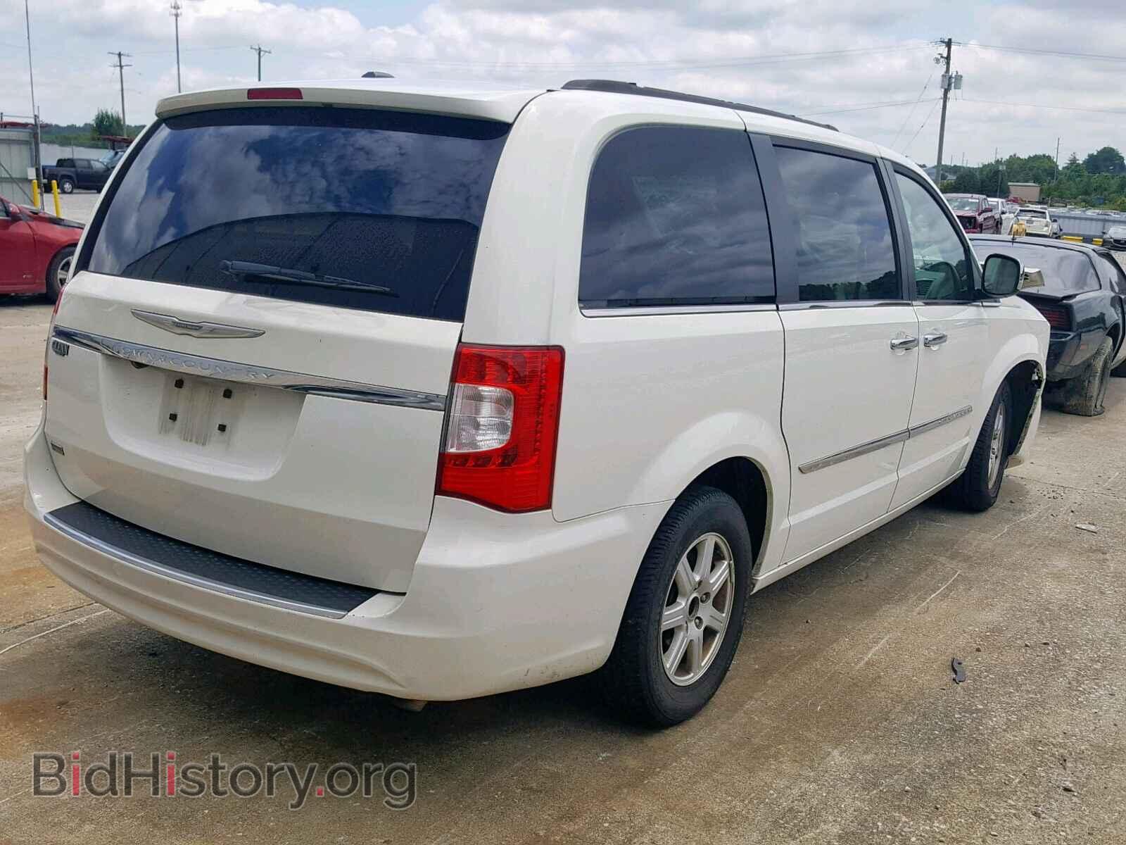 2013 CHRYSLER TOWN & COU - VIN: 2C4RC1BG0DR555864 - Фото 4