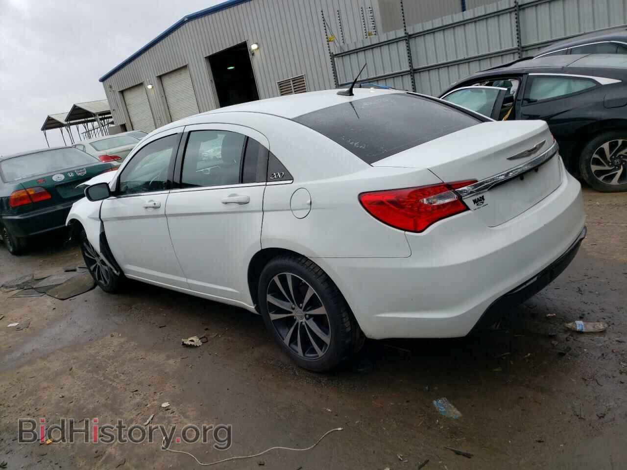 2011 CHRYSLER 200 - VIN: 1C3BC8FG0BN567306 - Фото 2