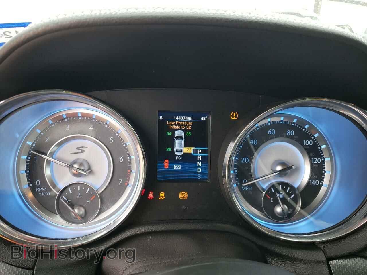 2014 CHRYSLER 300 - VIN: 2C3CCABG4EH125210 - Фото 9