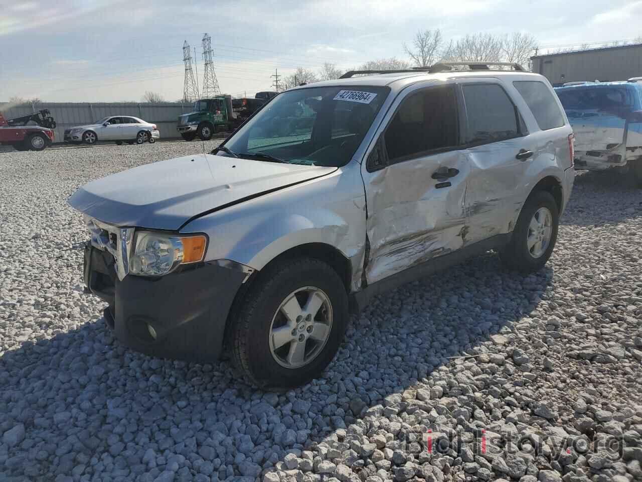 Photo 1FMCU0D70AKC94817 - FORD ESCAPE 2010