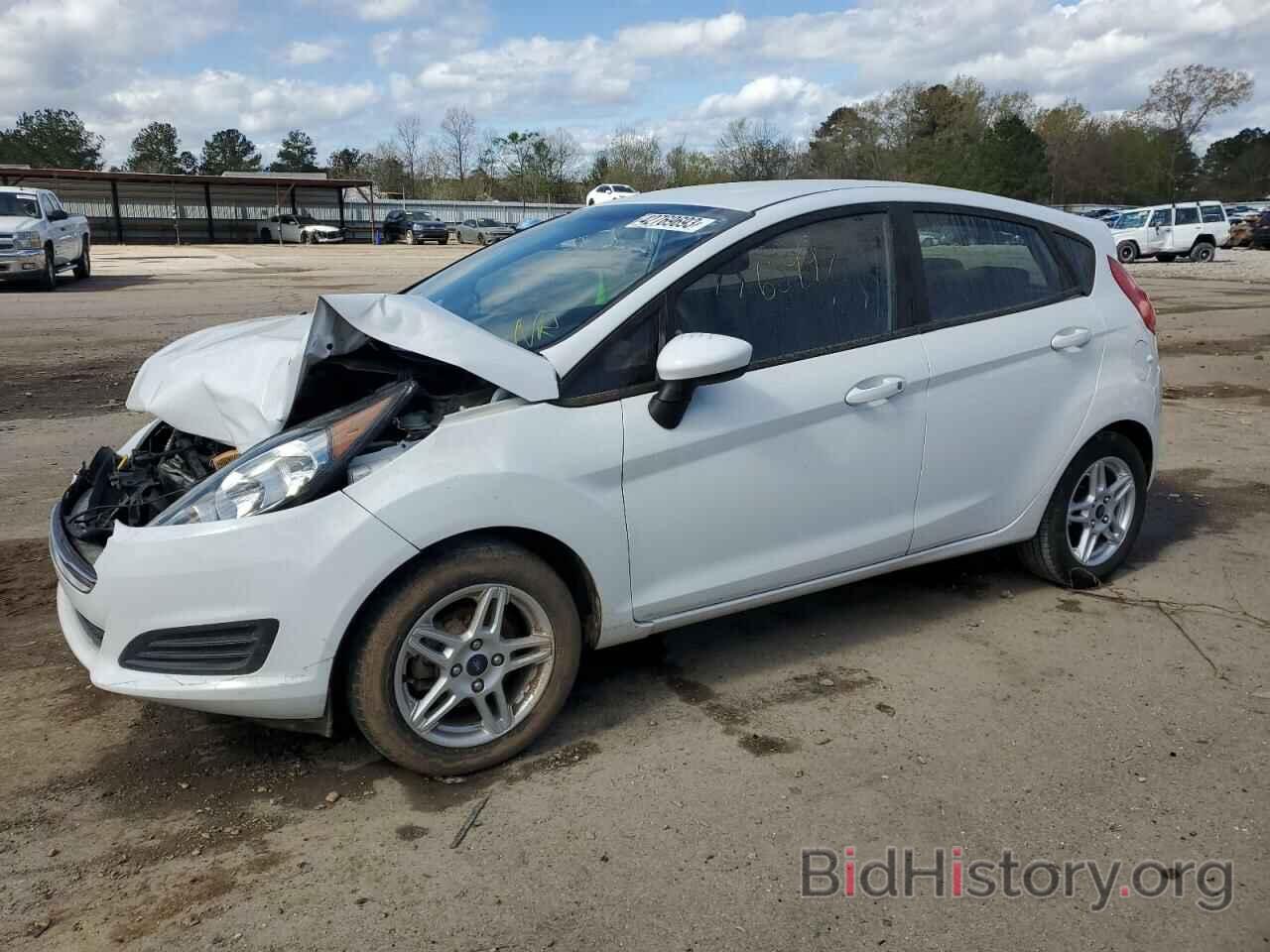 Photo 3FADP4EJ2JM107304 - FORD FIESTA 2018