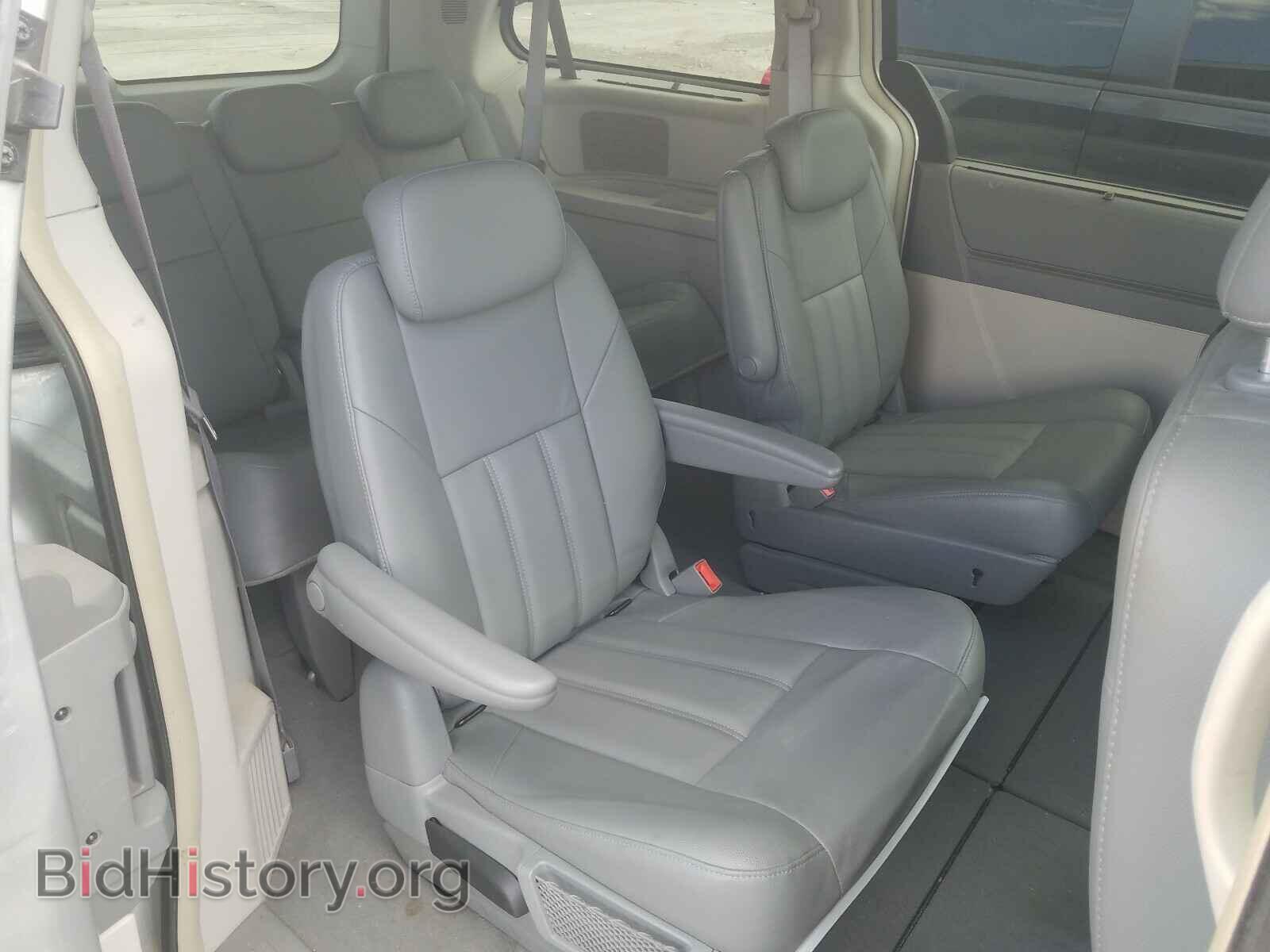 2008 CHRYSLER MINIVAN - VIN: 2A8HR54P58R687578 - Фото 6