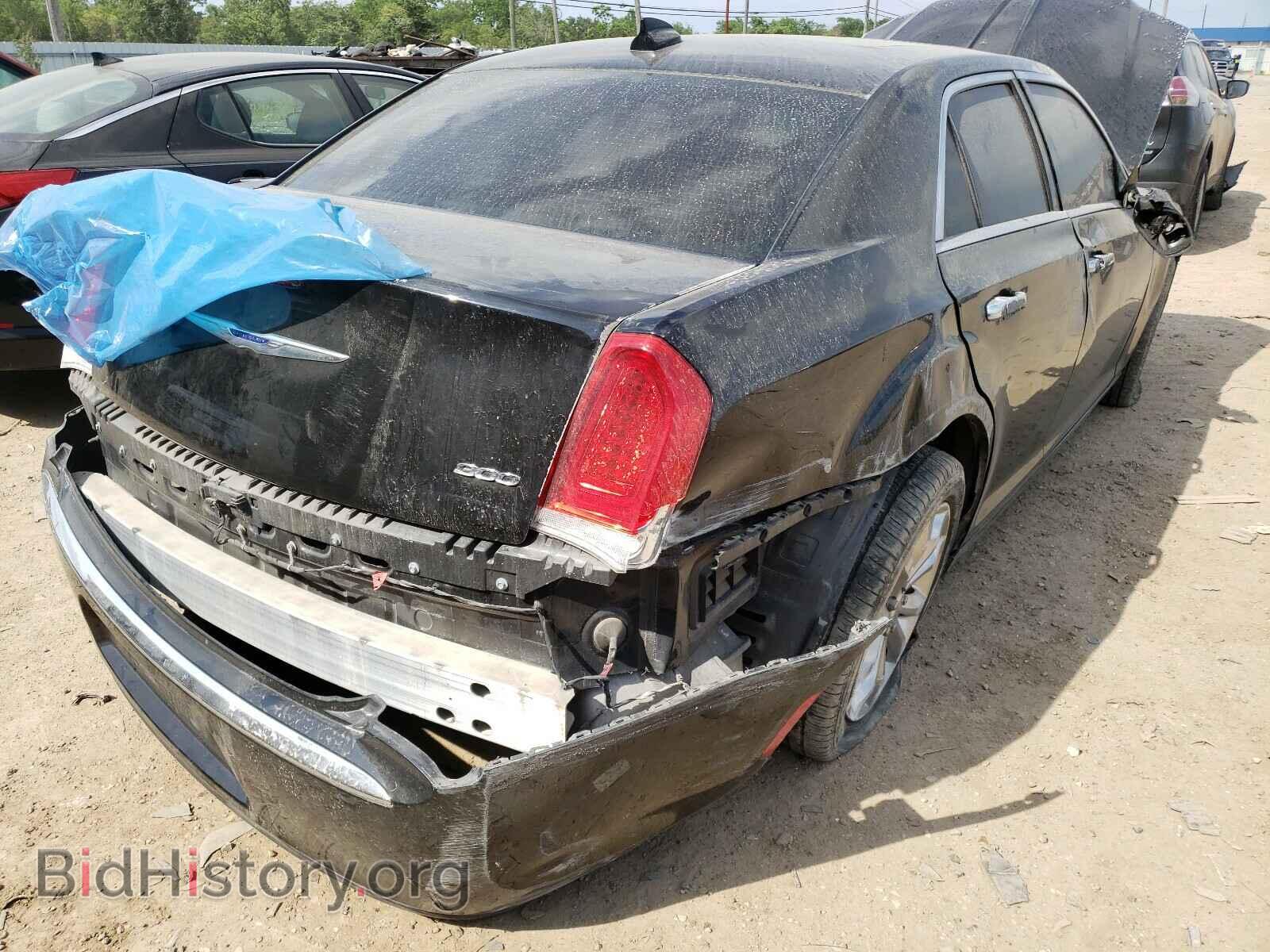 2019 CHRYSLER 300 - VIN: 2C3CCAKG2KH586594 - Фото 4