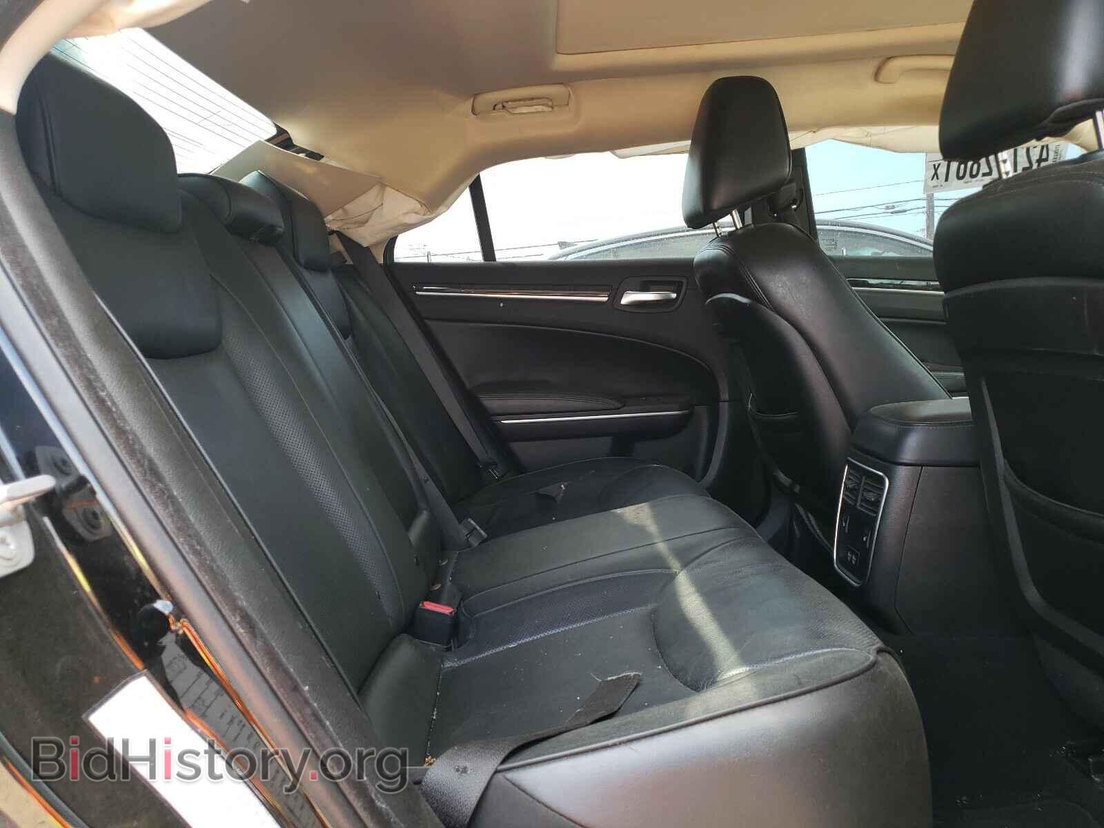 2019 CHRYSLER 300 - VIN: 2C3CCAKG2KH586594 - Фото 6
