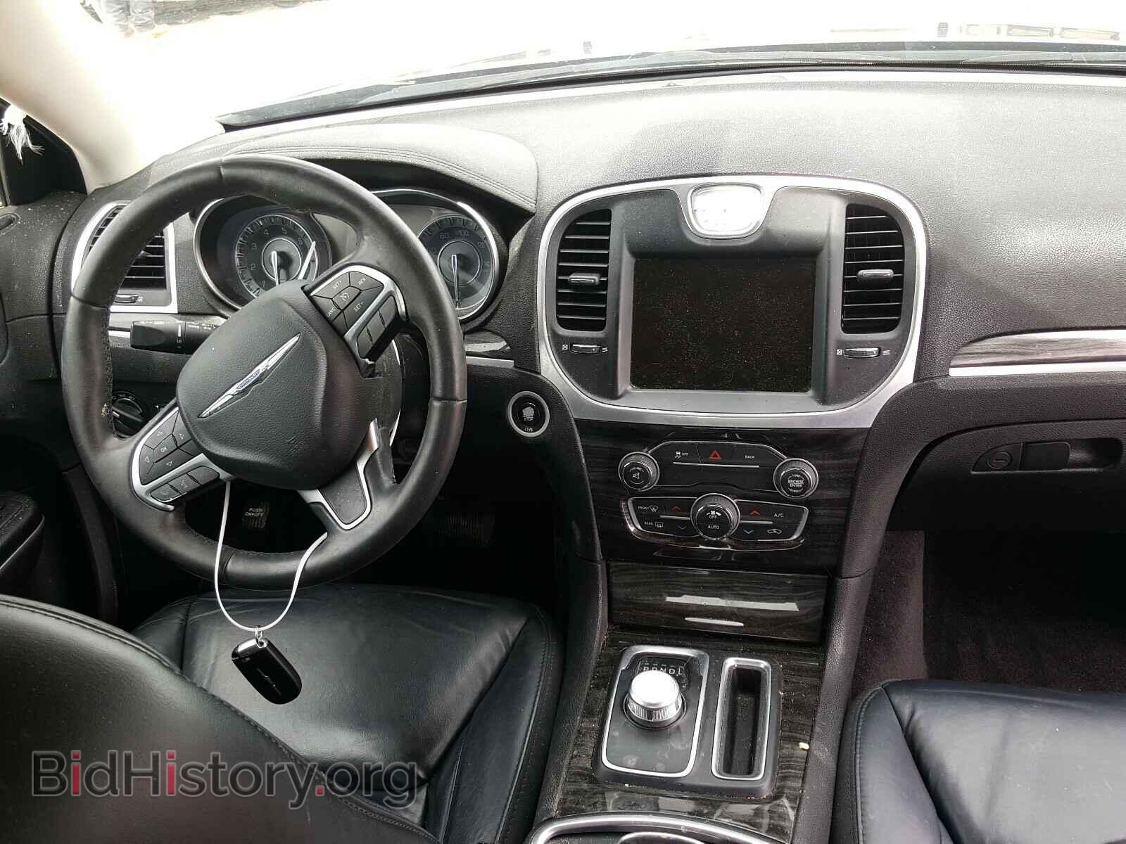 2016 CHRYSLER 300 - VIN: 2C3CCAAG9GH351859 - Фото 9