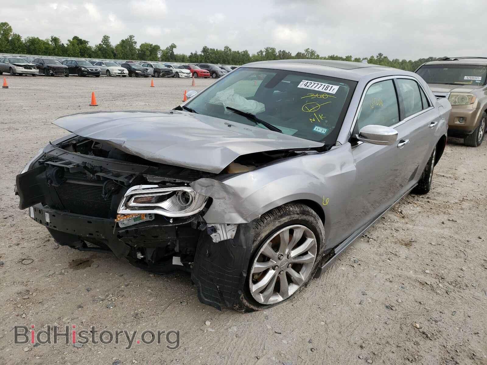 2018 CHRYSLER 300 - VIN: 2C3CCAKG2JH250412 - Фото 2