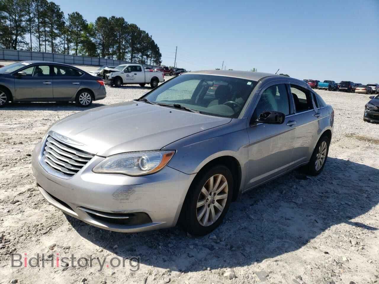 2013 CHRYSLER 200 - VIN: 1C3CCBBB8DN764027 - Фото 2