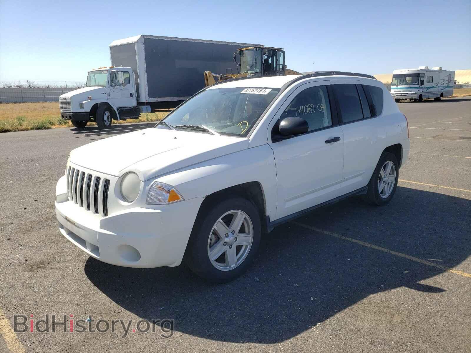 2008 JEEP COMPASS - VIN: 1J8FT47W28D766473 - Photo 2