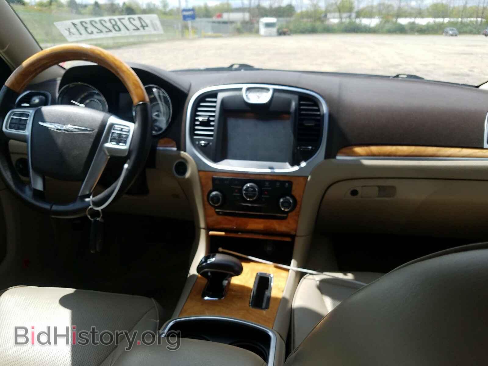 2012 CHRYSLER 300 - VIN: 2C3CCAHG3CH208227 - Фото 9