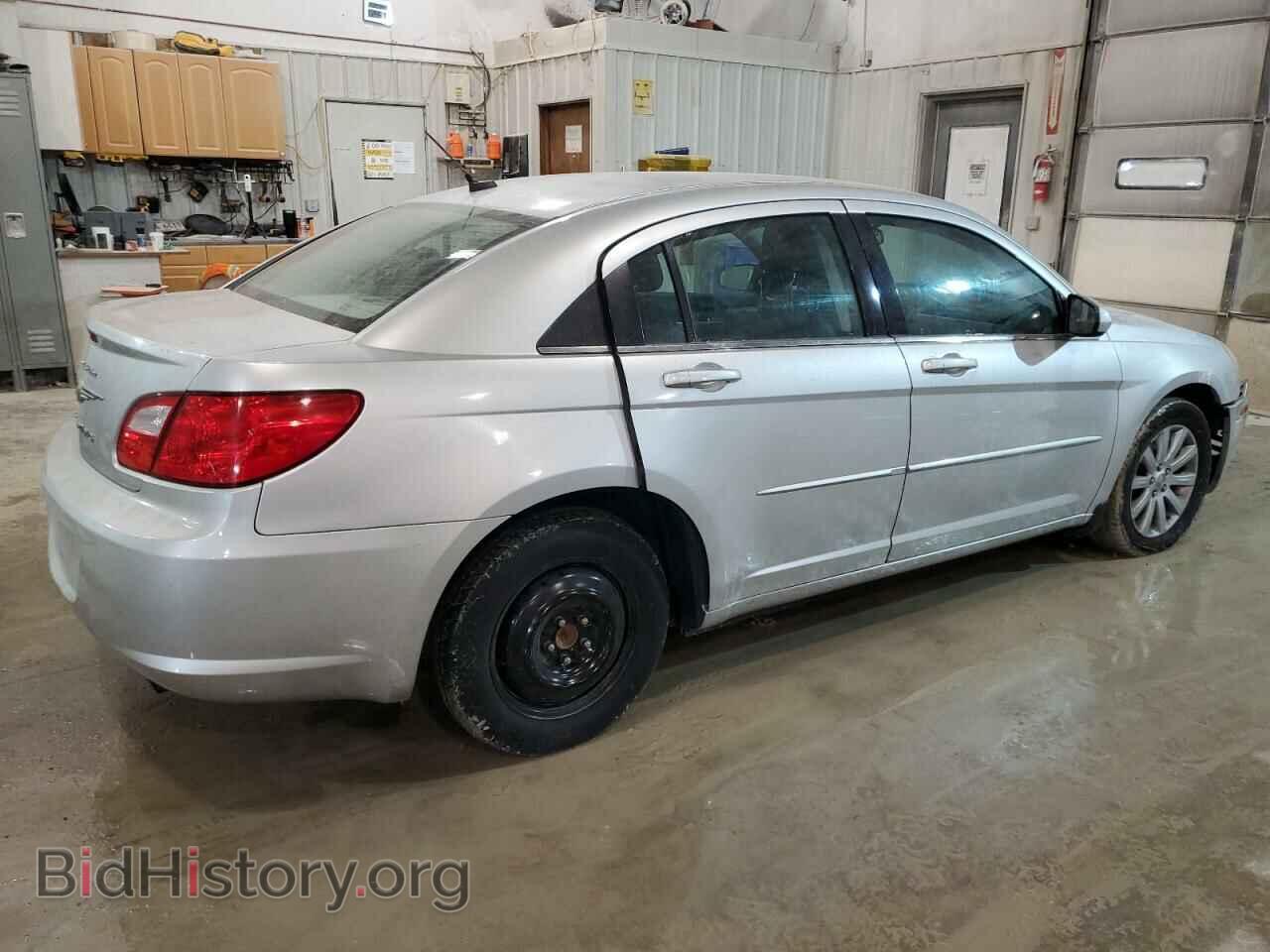 2010 CHRYSLER SEBRING - VIN: 1C3CC5FB2AN147729 - Фото 3