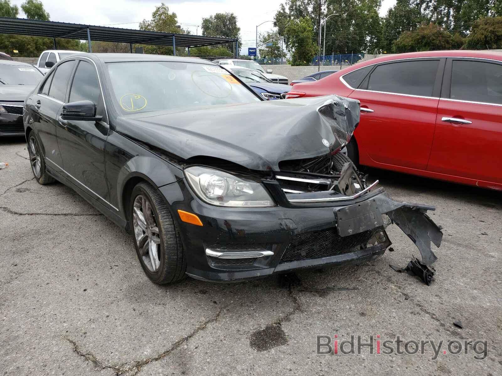 Photo WDDGF4HB1EA930264 - MERCEDES-BENZ C CLASS 2014