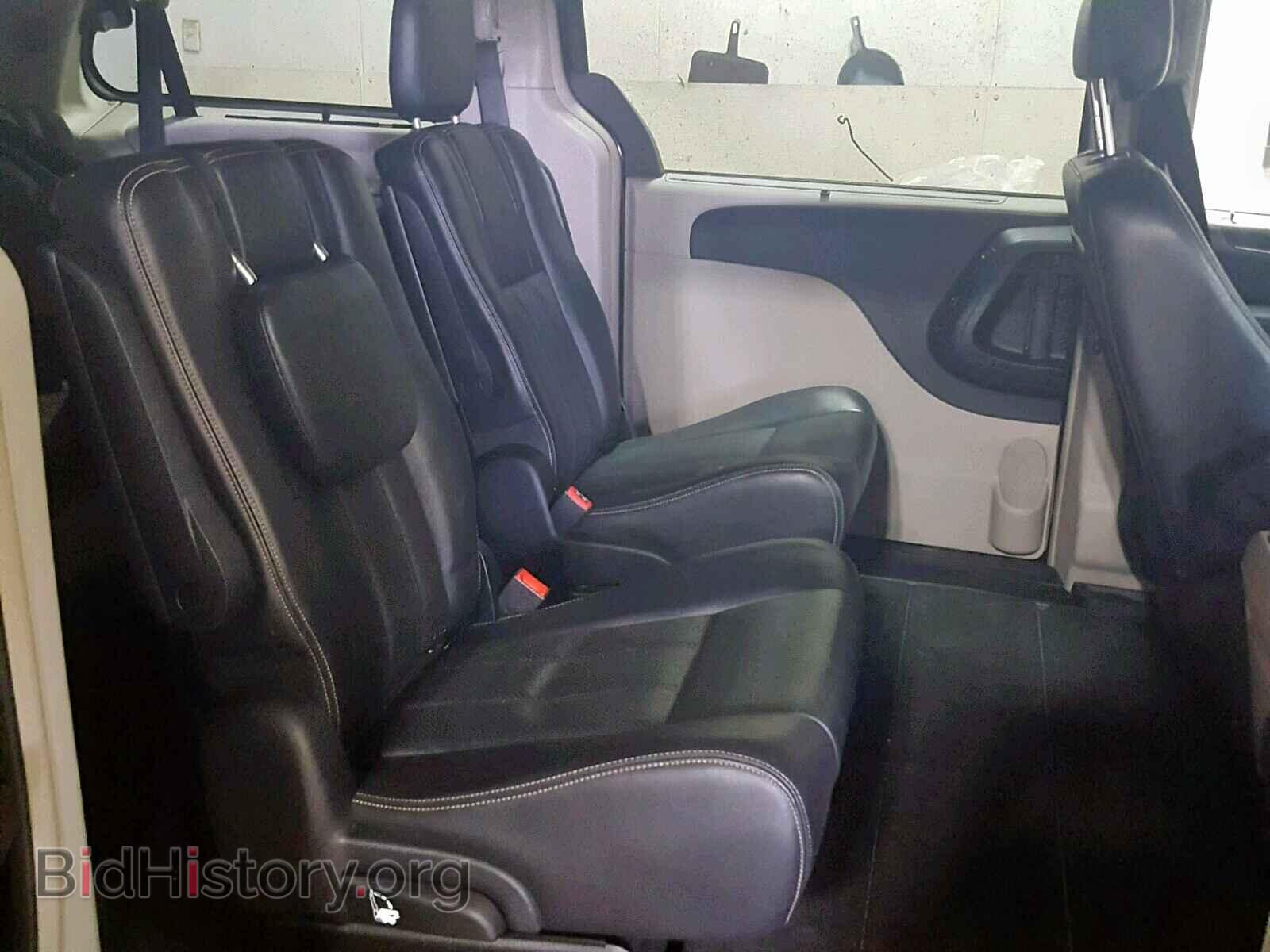 2011 CHRYSLER TOWN & COU - VIN: 2A4RR8DG2BR677301 - Photo 6