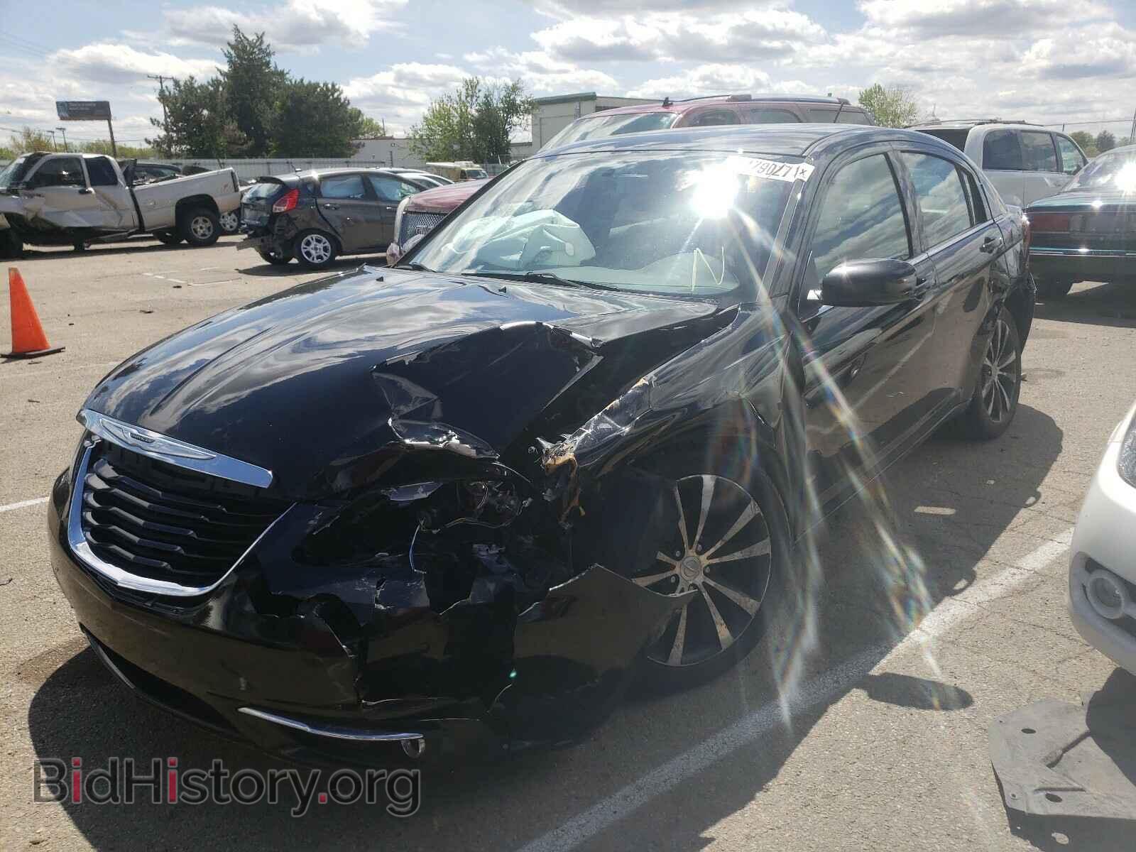 2013 CHRYSLER 200 - VIN: 1C3CCBCG9DN554532 - Фото 2