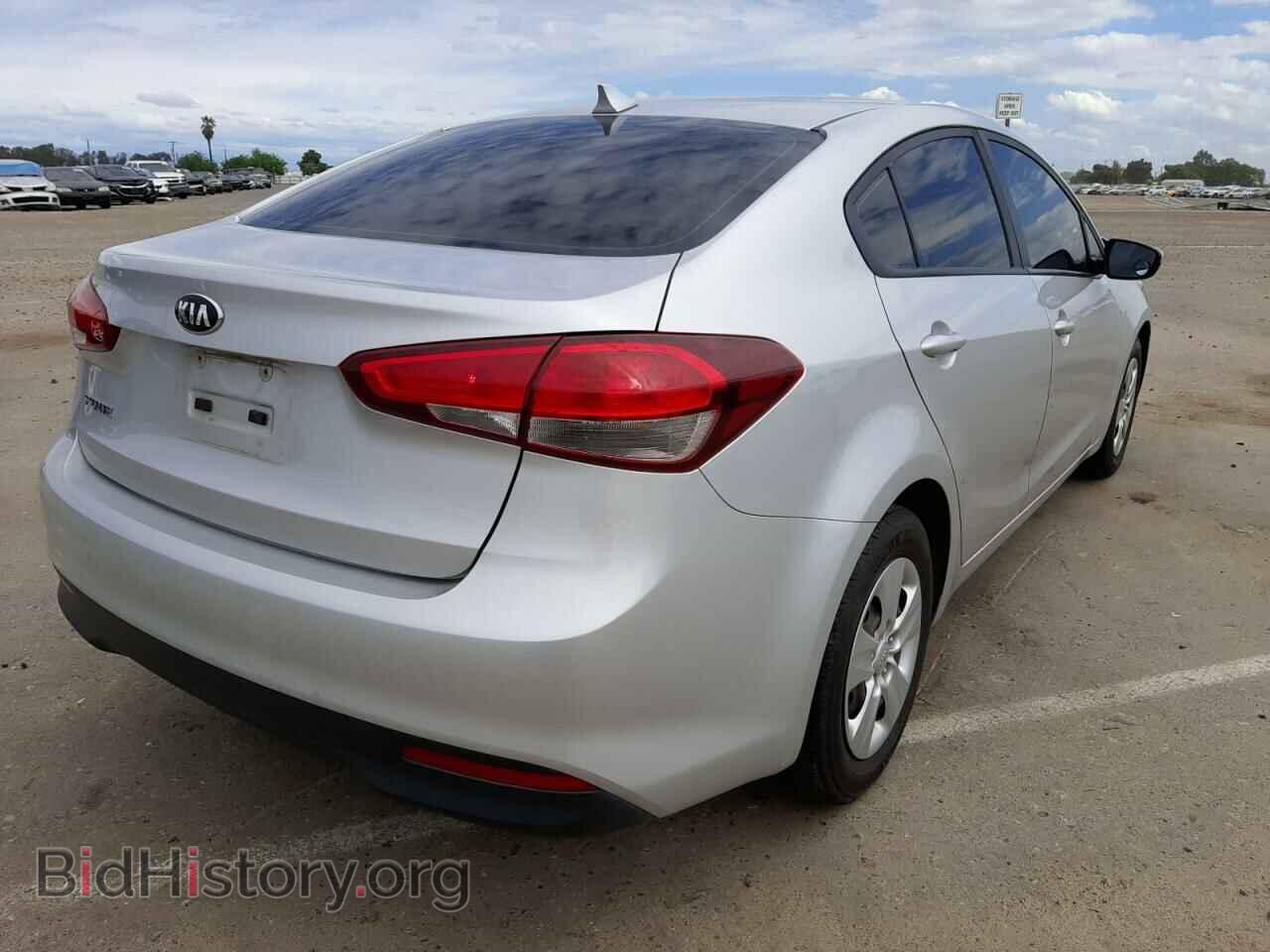 2017 KIA FORTE - VIN: 3KPFK4A75HE044330 - Фото 4