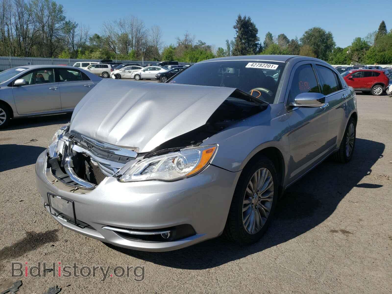 2013 CHRYSLER 200 - VIN: 1C3CCBCG4DN555698 - Фото 2