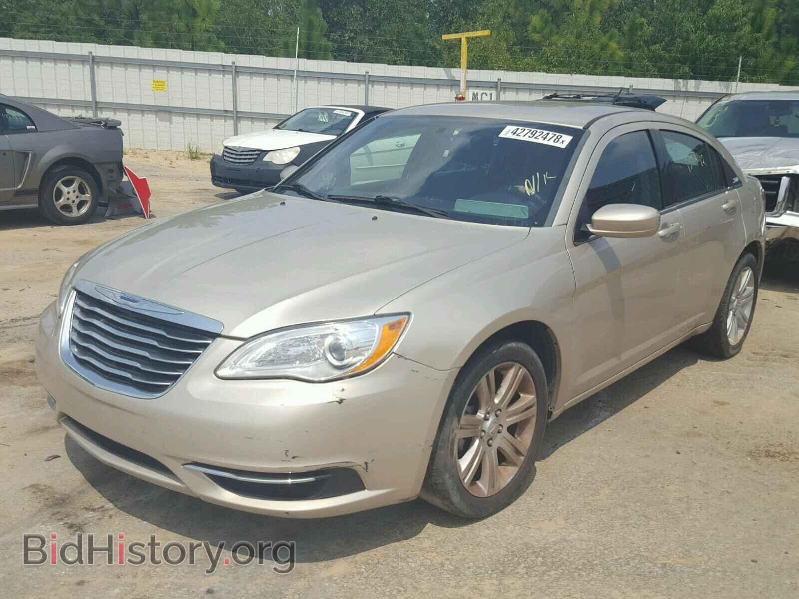 2013 CHRYSLER 200 - VIN: 1C3CCBAB6DN733134 - Фото 2