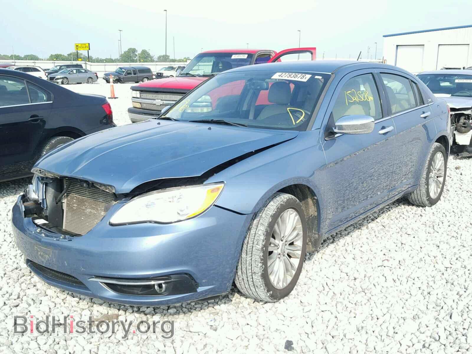 2011 CHRYSLER 200 - VIN: 1C3BC2FB5BN581235 - Фото 2