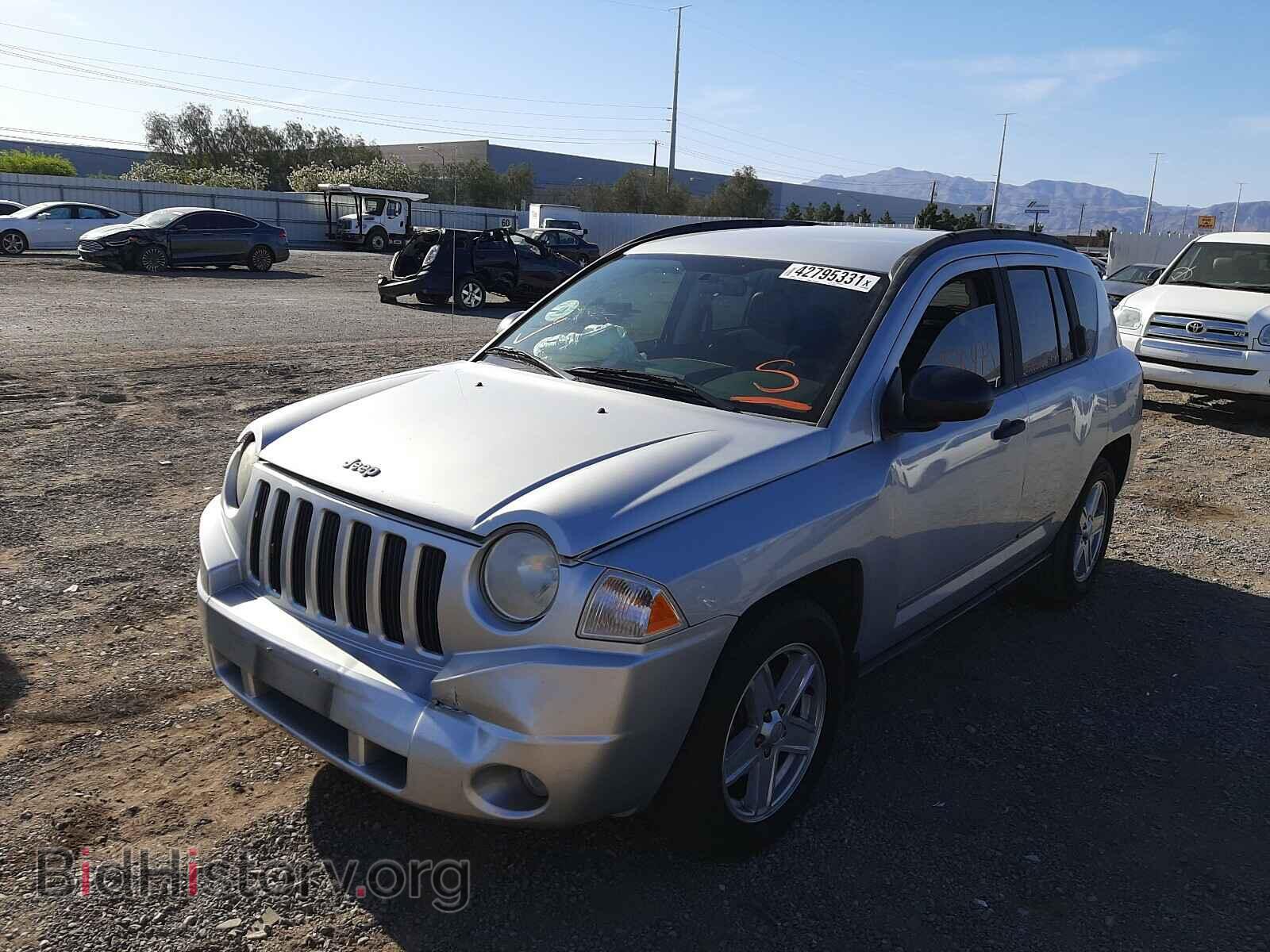 2008 JEEP COMPASS - VIN: 1J8FT47038D615718 - Фото 2