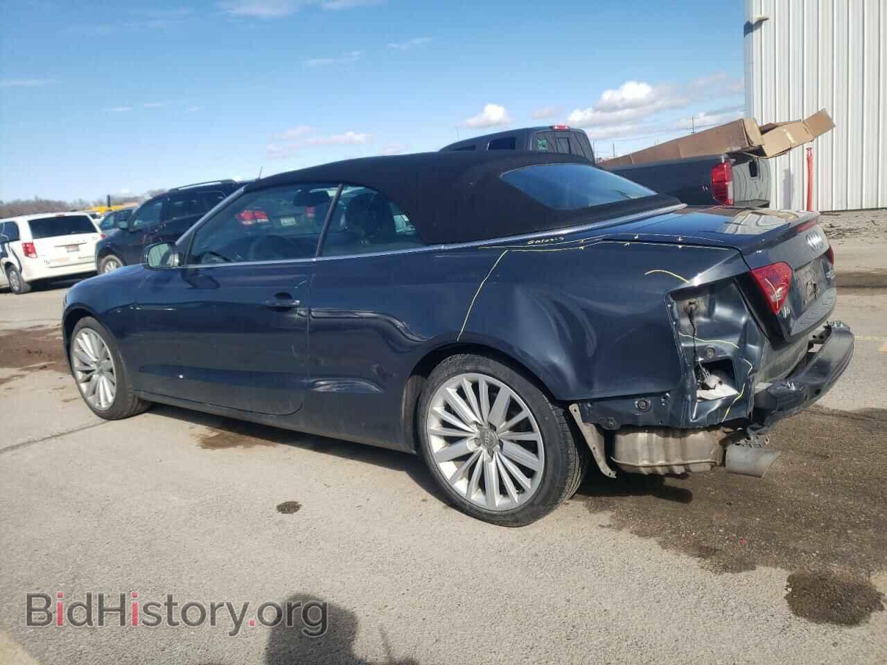 2011 AUDI A5 - VIN: WAULFAFH8BN002886 - Фото 2