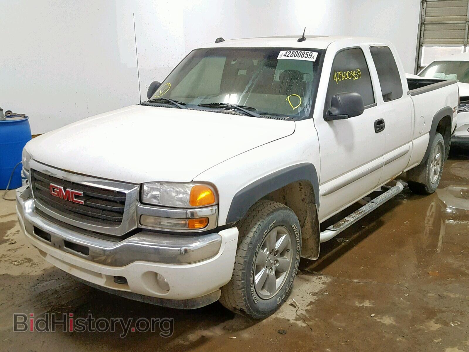 2005 GMC SIERRA - VIN: 2GTEK19B451355131 - Фото 2