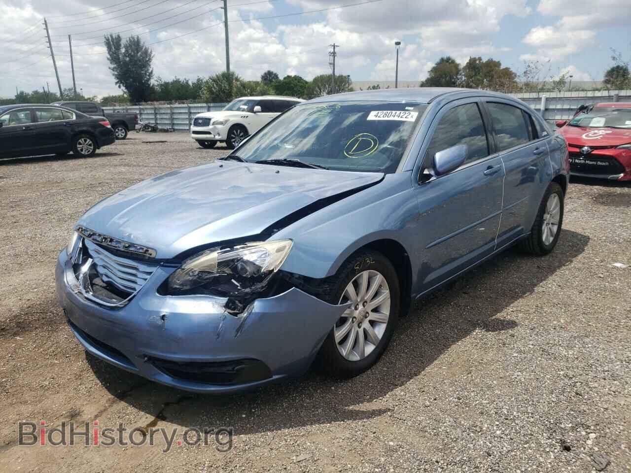 2011 CHRYSLER 200 - VIN: 1C3BC1FG2BN545489 - Фото 2