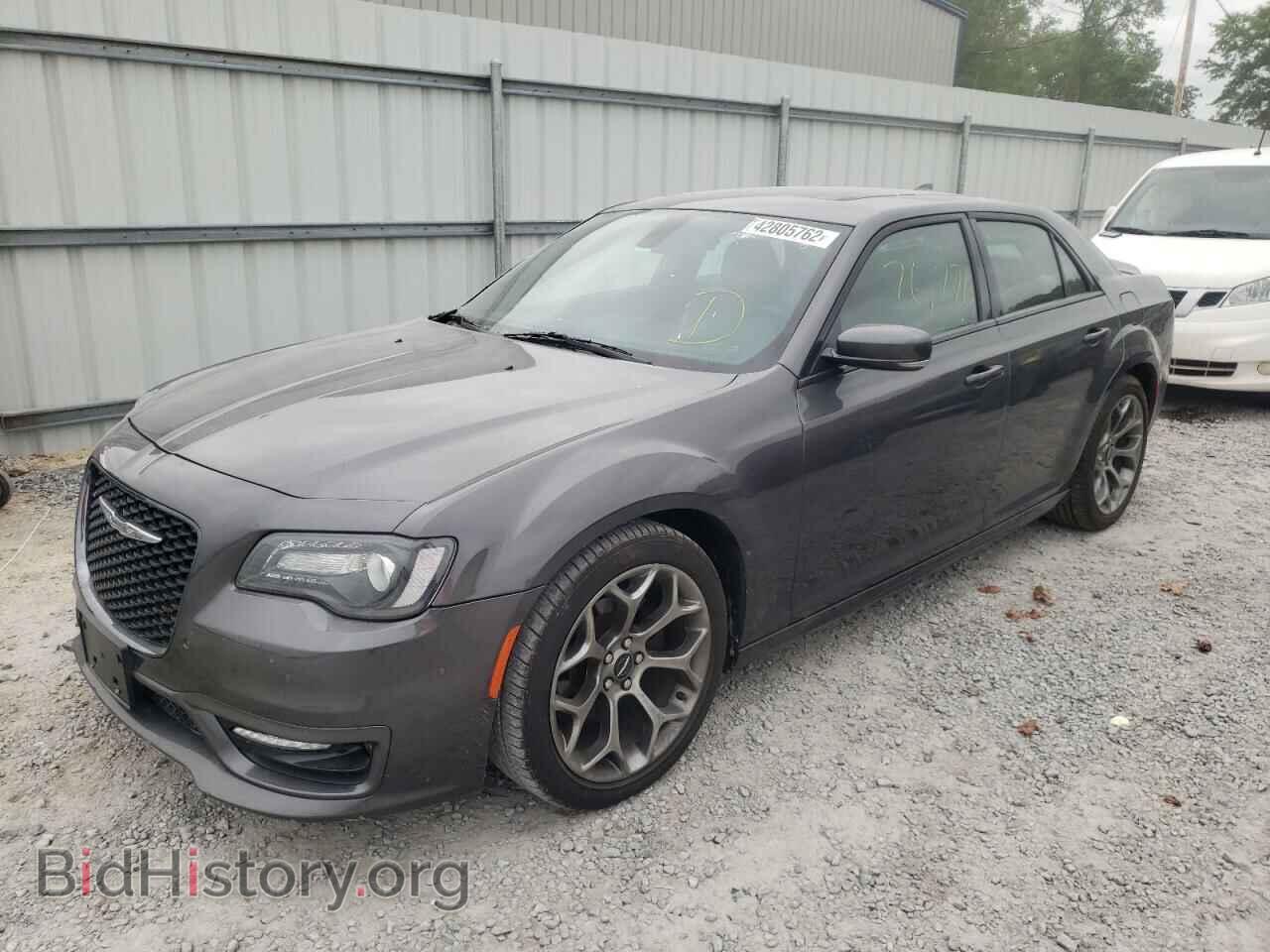 2018 CHRYSLER 300 - VIN: 2C3CCABG6JH243771 - Фото 2