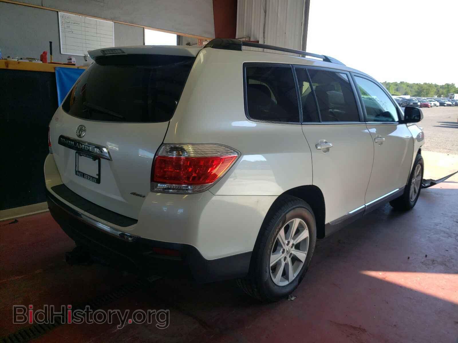 2013 TOYOTA HIGHLANDER - VIN: 5TDBK3EH8DS181340 - Фото 4